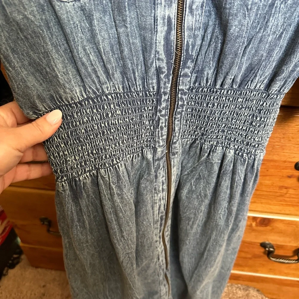 Blue Washed Denim Button-Up Shirt with Floral Logo Tag - Picture 6 of 7